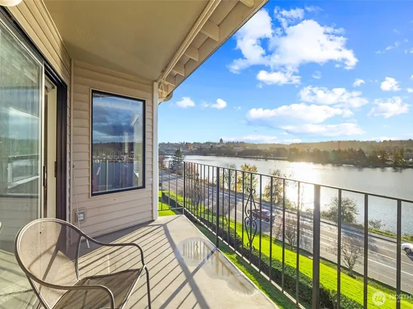 920 East Bay Drive NE #3C302, Olympia, WA 98506