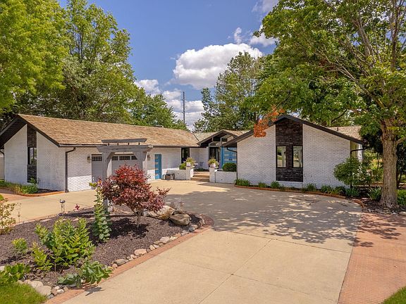 3rd image of 3720 Pheasant Dr
