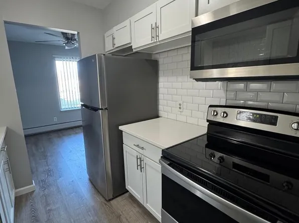 33247 Kingslane Ct, 33247 Kingslane Ct APT 10, Farmington, MI 48336