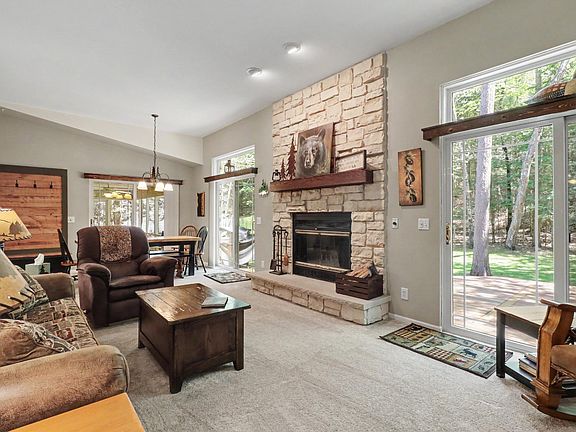 5th image of 1640 Forest Dr