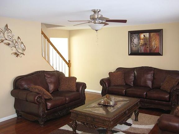 3rd image of 7833 N Nordica Ave