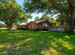 6115 Meredith Ln, Edgecliff Village, TX 76134