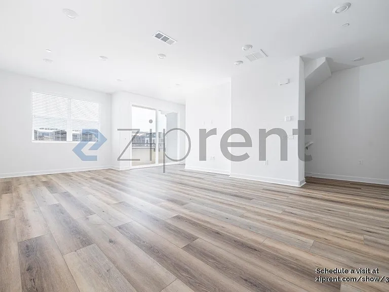 793 Vada St #5 — Photo 2