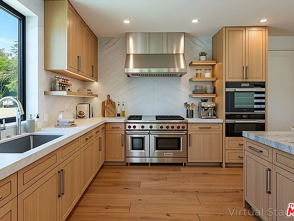 4th image of 382 Aderno Way