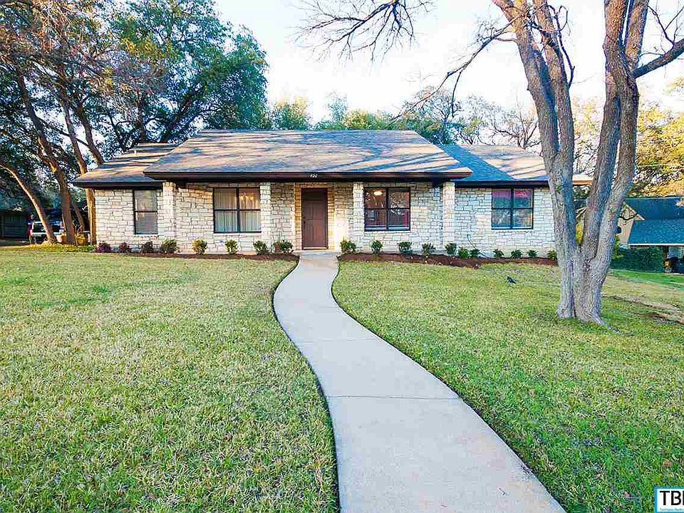 1st image of 400 Oak Dr
