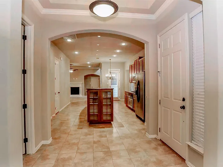 231 Carrington Ln — Photo 3