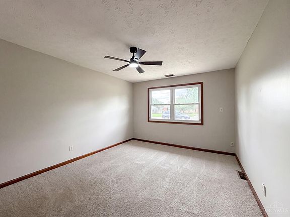 4th image of 836 Walter Ave