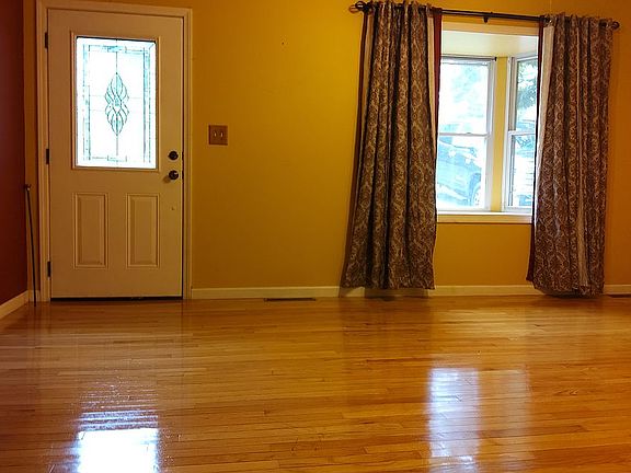 4th image of 24 Blue Mountain Dr