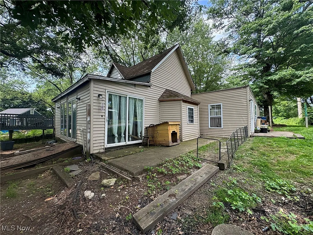 604 Pear Dr photo 1