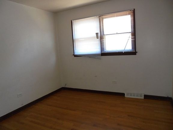5th image of 14505 Dante Ave