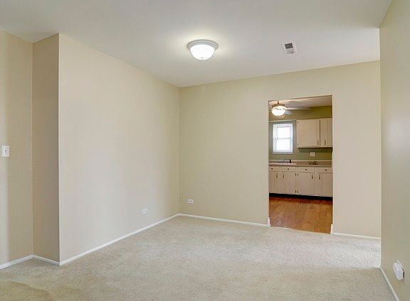 3rd image of 1501 Darien Lake Dr APT 302