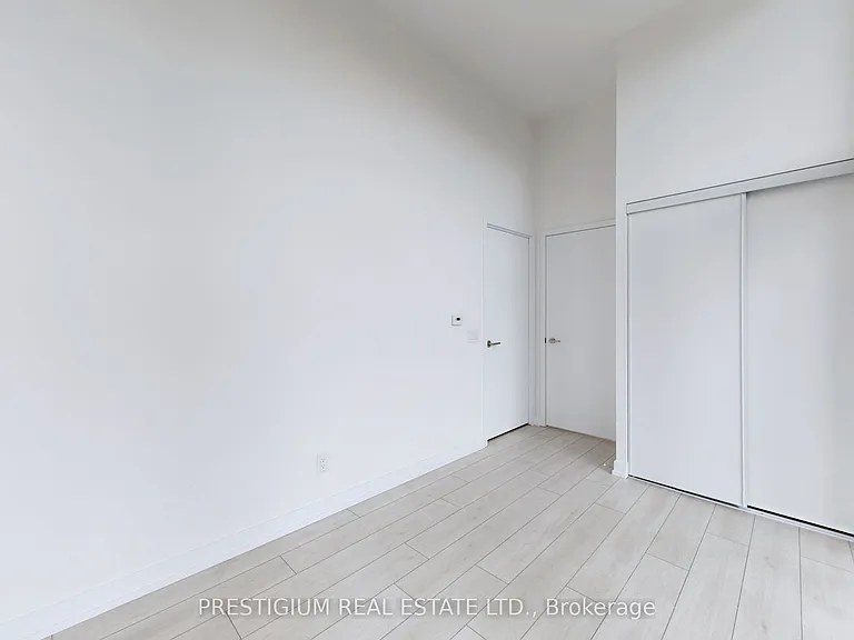 500 Dupont St #208 — Photo 12