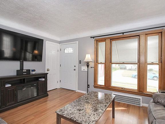 4th image of 4496 W 146th St