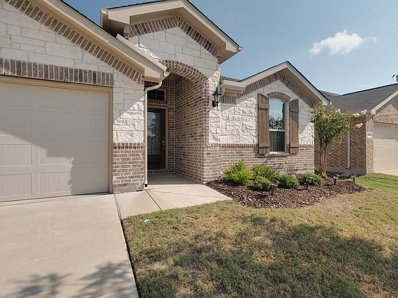 3rd image of 11809 Champion Creek Dr