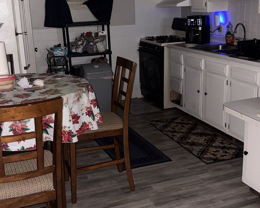 1st image of 334 Crawford Ave #3