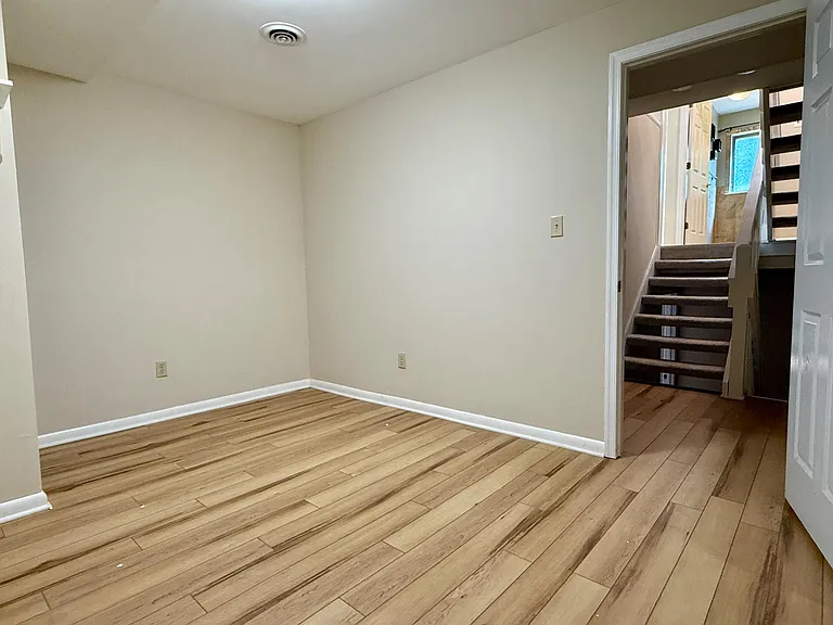 5545 Doral Dr — Photo 23