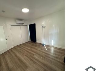 1945 NE 171st St #1, Miami, FL 33162