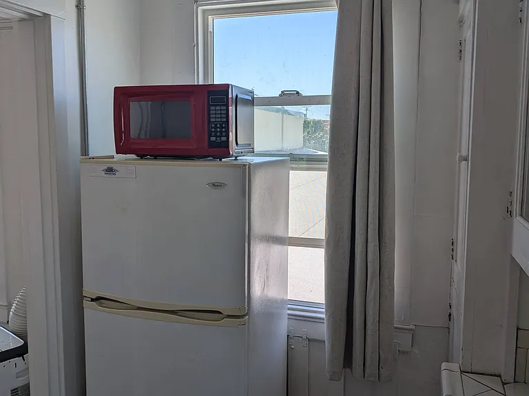403 Green St #2 — Photo 4