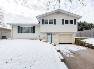 5410 11th Ave #B, Moline, IL 61265