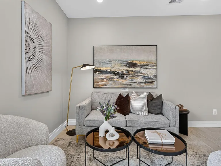 1102 Staples St NE #301 — Photo 9