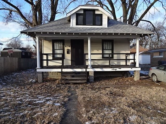 1st image of 636 E Sibley Blvd