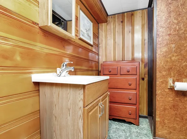 91-15 Vanderveer Street image 16 of 23