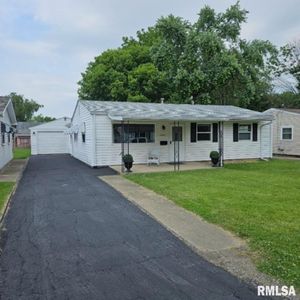 1037 Centre St, Springfield, IL, 62704