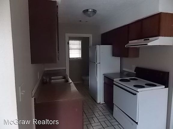 4th image of 1128 N Eagle Ln #54