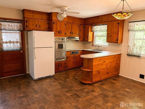 4th image of 509 Elizabeth Ave