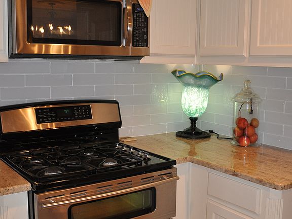 3rd image of 209 Lakeland Dr