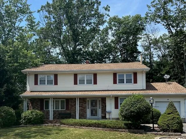 10 Chestnut Hill Road, Howell, NJ 07731