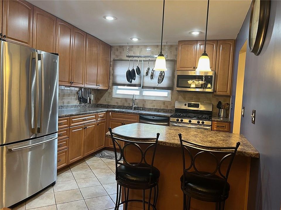 1st image of 18 Roosevelt Drive
