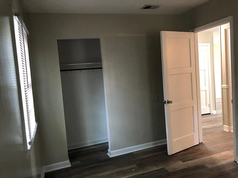 146 Valentine Dr — Photo 15