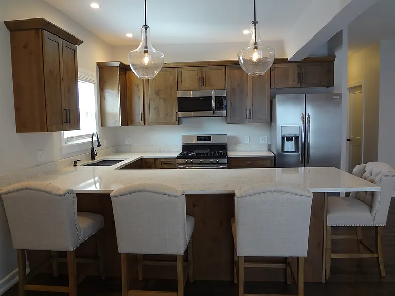 711 E 3rd St #2 — Photo 4