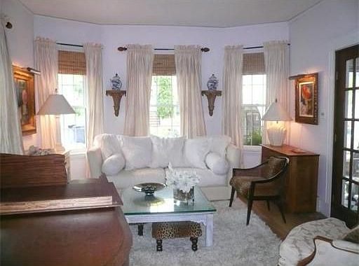4th image of 82 Bradwood St