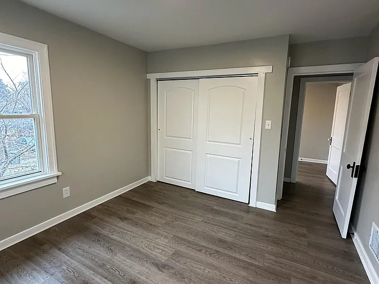 154 W Plumer St — Photo 15