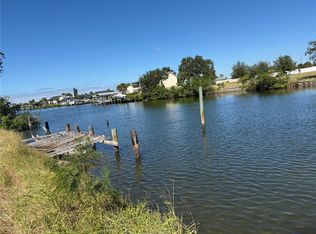 601 Flamingo Dr #A, Apollo Beach, FL 33572