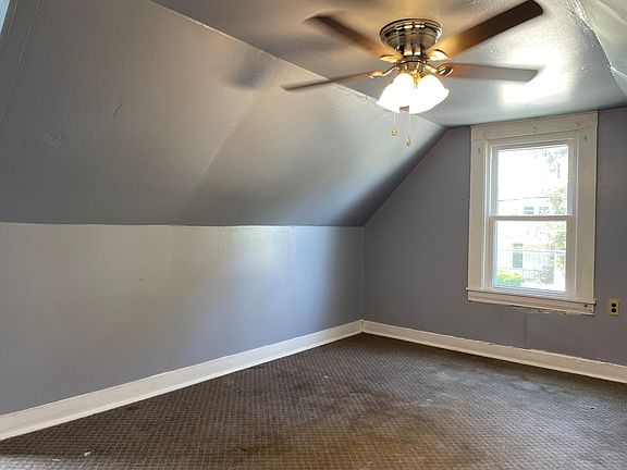 5th image of 219 E Washington St #3