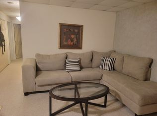 555 Harvest Ln #1, Mechanicsburg, PA 17055