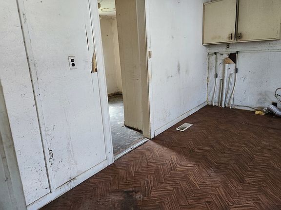 4th image of 1009 S 20th St