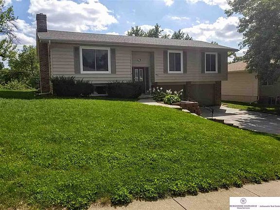 2nd image of 9735 Saratoga St