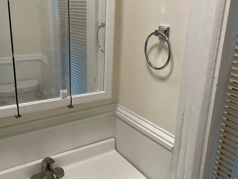 Riverview Apartments — Photo 32