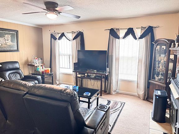 5th image of 3647 Northcliffe Dr #1