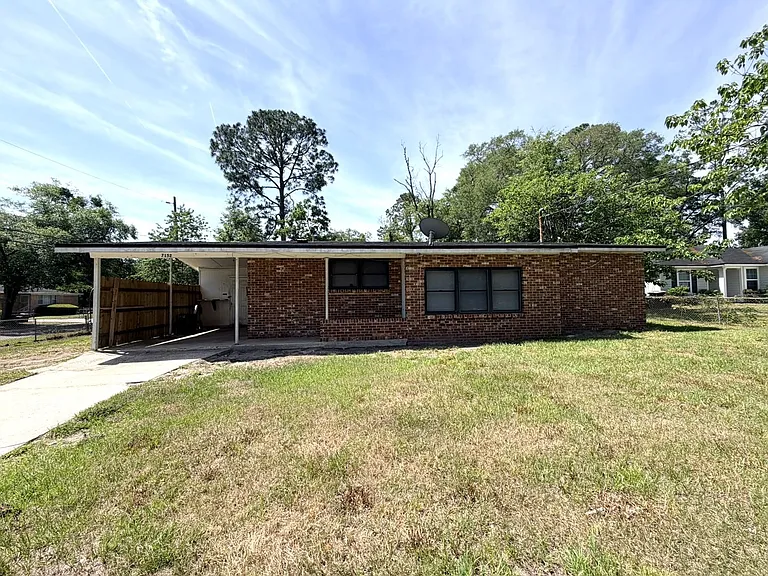 7152 Koleda Dr — Photo 1