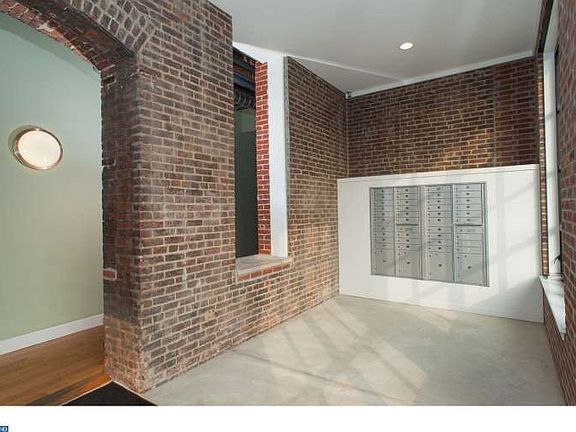 4th image of 2551 Trenton Ave #306