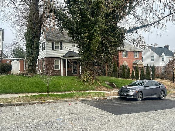 3rd image of 1308 Lakeside Ave