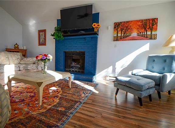 4th image of 1621 Sunny Side Dr