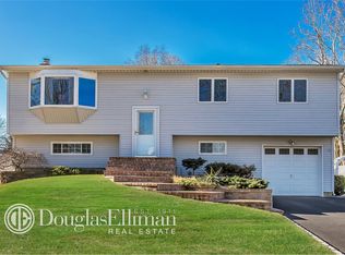 26 Pheasant Dr, Commack, NY 11725
