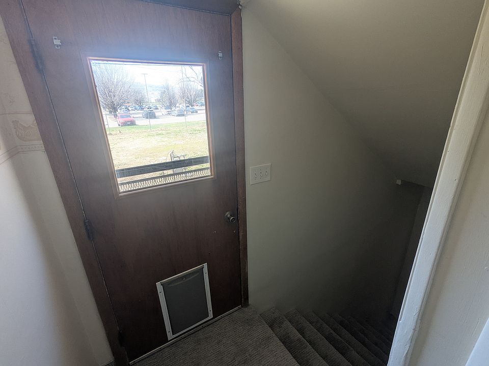 Separate private entrance.