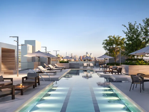 589 Pavonia Avenue image 19 of 25